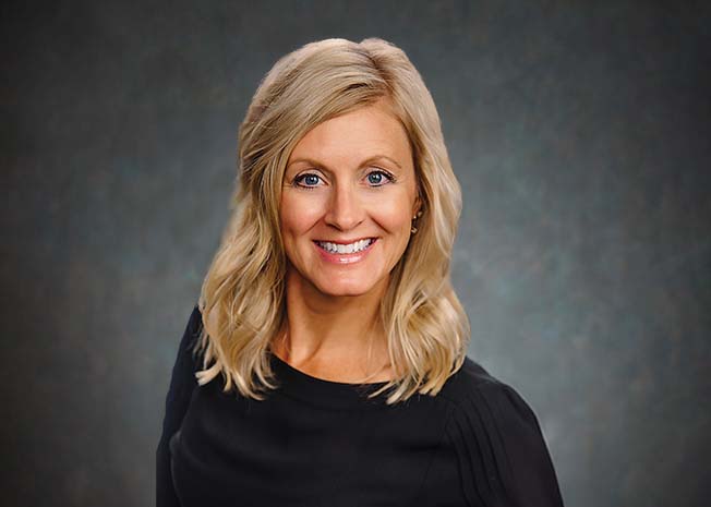 Kari Horsfield headshot